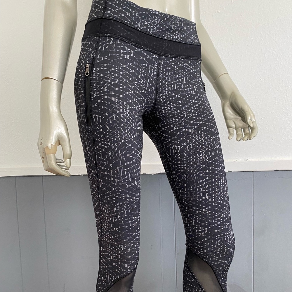 Pre-owned Lululemon Crop/legging 24” Sz 6 Women’s